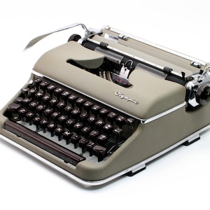 Vintage typewriter, Olympia SM3, restored