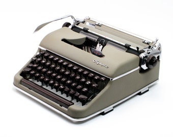 Vintage typewriter, Olympia SM3, restored