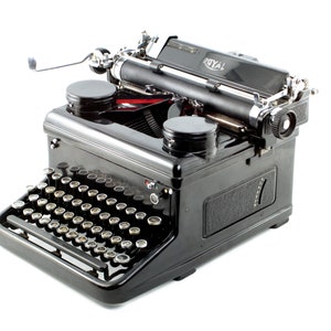 Antique Royal KHM Typewriter, Restored and in Excellent Condition