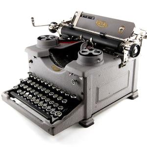Antique typewriter, Royal 10 restored and working