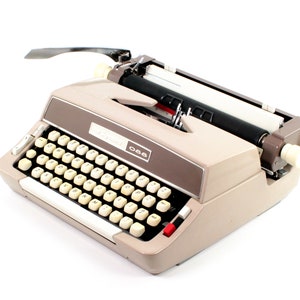 Restored Typewriter, Wards Signature 088