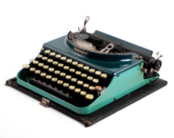 Remington Portable #3, two-tone green, restored