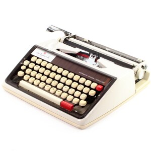 Restored Typewriter, Wizard Automatic image 1