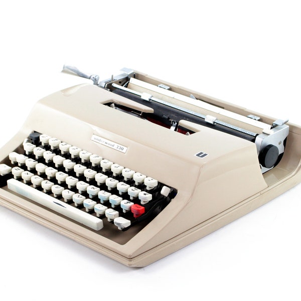 Vintage Typewriter, Underwood 330, Restored