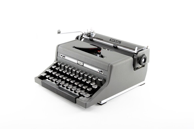 How to get a beautiful girl to like you 1940s royal typewriter dating