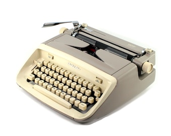 Vintage Typewriter, Restored Safari, gray