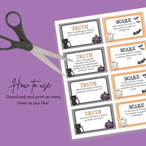 Puede incluir: Un conjunto de tarjetas de juego de Halloween imprimibles con gatos negros, calabazas y fantasmas. Las tarjetas tienen instrucciones para juegos de verdad o reto. El texto en las tarjetas dice "Verdad", "Reto" y "Asustar".