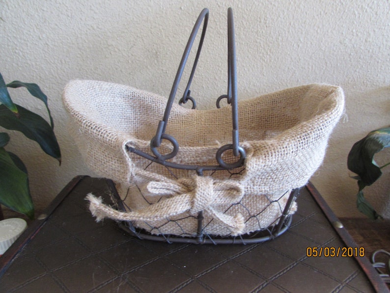 rustic chicken wire flower girl basket can add ribbon