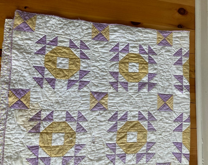 Well Worn Twin Size Vintage Quilt Etsy