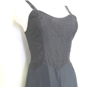 Vintage BARBIZON Black Taffeta Lace Slip: 1950s Pin Up Style