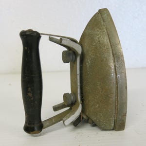 Antique Clothes Iron Household Appliance