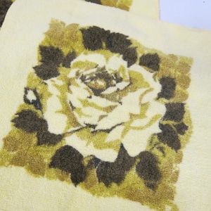 Washcloths 1960&#39;s Unused Deadstock Set of 3 Mid Century Floral Terrycloth