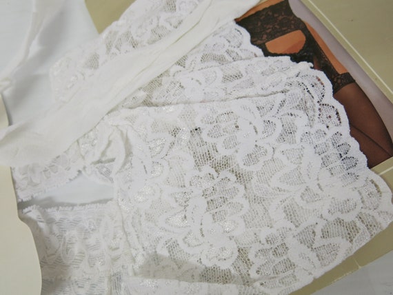 WHITE Garter Belt Frederick's of Hollywood Garter… - image 3