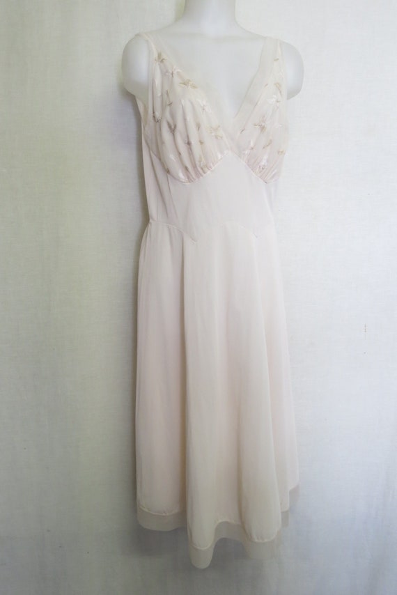 Vanity Fair Nightgown 1960's Nightgown/Slip Mad Me