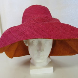 Raffia Straw Hat Summer Event Sun Hat Raffia Large Brim 1970&#39;s Magenta Made in Italy