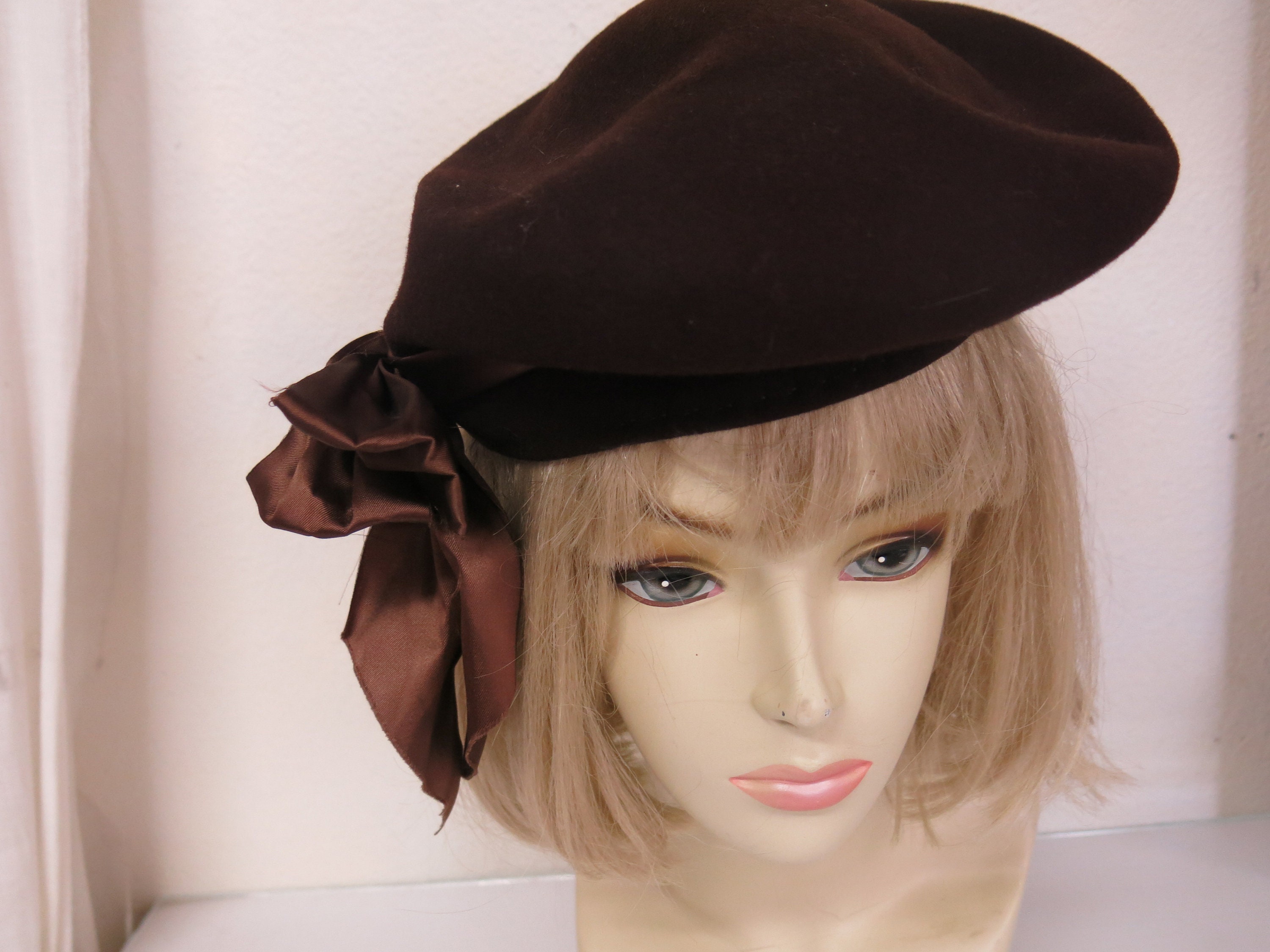 Vintage Sienna Brown Wool Adjustable Beret Hat w/ Black Grosgrain Ribbon Trim Wool Hat with Grosgrain Ribbon Trim – Persuasion Vintage main image 4