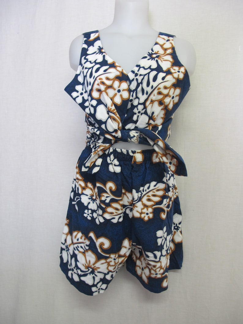 Hawaiian Shorts Blouse and Shorts Set 2 pc Set 1980s Cotton Sleeveless Shirt Large