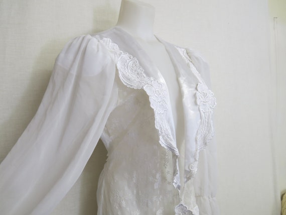 Flora Nikrooz Peignoir White Satin Chiffon Lace