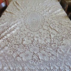 Quaker Lace Style Cotton Tablecloth 82&quot; x 63&quot; Mid Century White