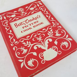 Vintage Betty Crocker&#39;s Cookbook Picture Cookbook Hardcover book Binder 1950