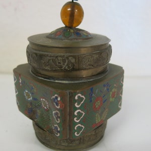 Chinesisches Cloisonné-Glas Chinesische Emaille 1920 Messingbox