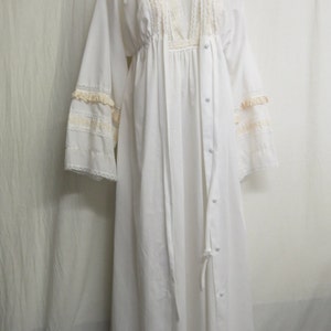 Old Fashioned White Nightgown Peignoir Set Victorian Style SAKS White ...