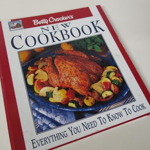 Betty Crocker&#39;s NEW Cookbook 1996 Hardcover Book 5 Ring Binder