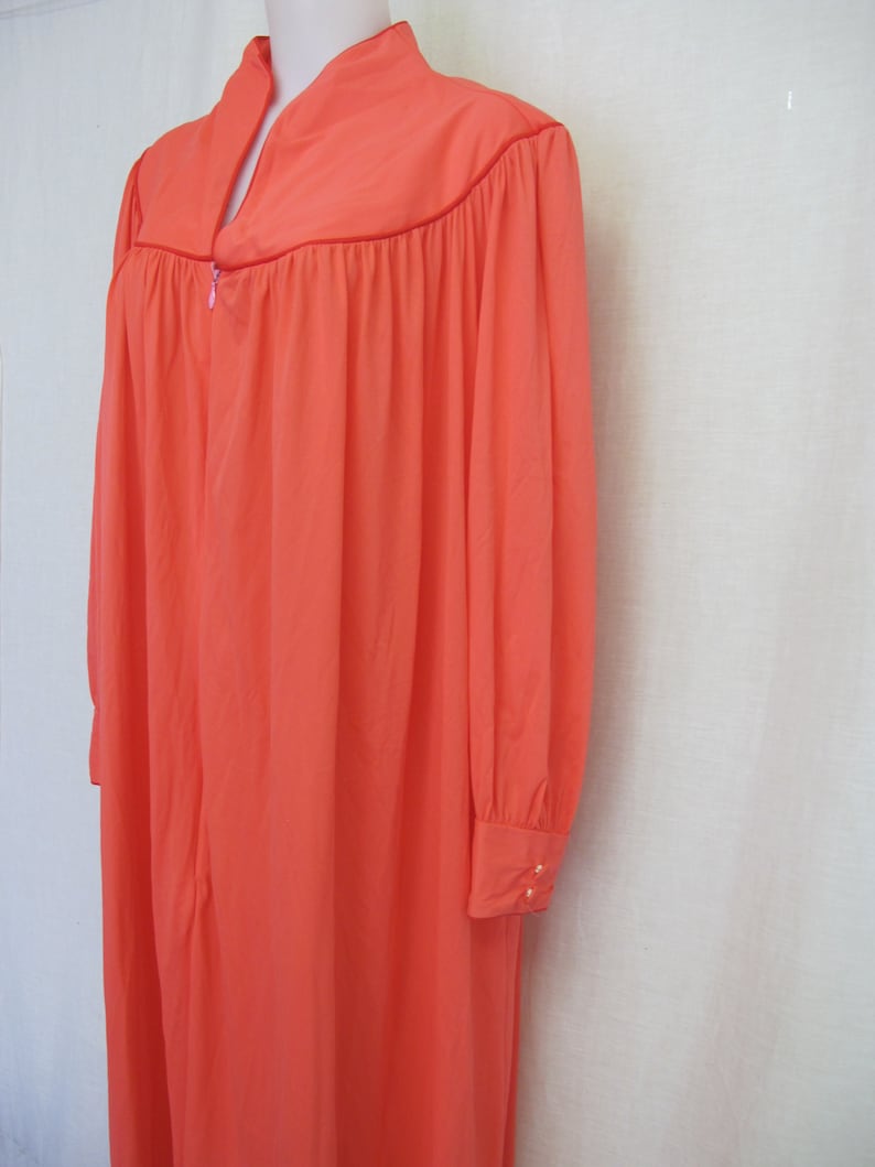 Mad Men Peignoir Mid Century Nylon Robe House Dress Loungewear Coral