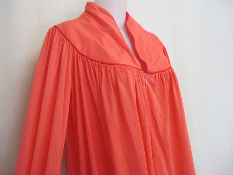 Mad Men Peignoir Mid Century Nylon Robe House Dress Loungewear Coral