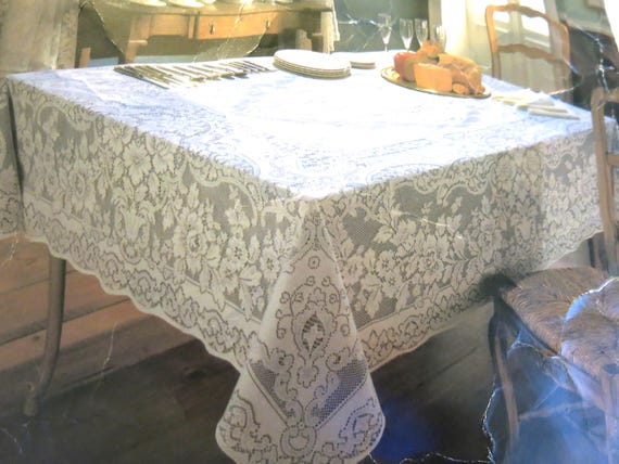 Quaker Lace Tablecloth: Mid-century Cotton Blend, 70