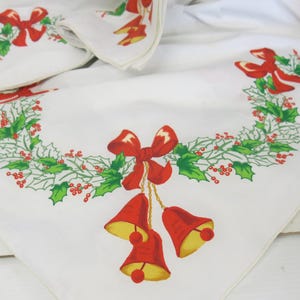 1970s Christmas Tablecloth Mid Century Tablecloth Holly Tablecloth Green Red 80&quot; x 60&quot;