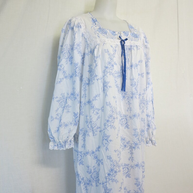 Old Fashioned Long Nightgown New without Tags Medium/Large Roomy image 2