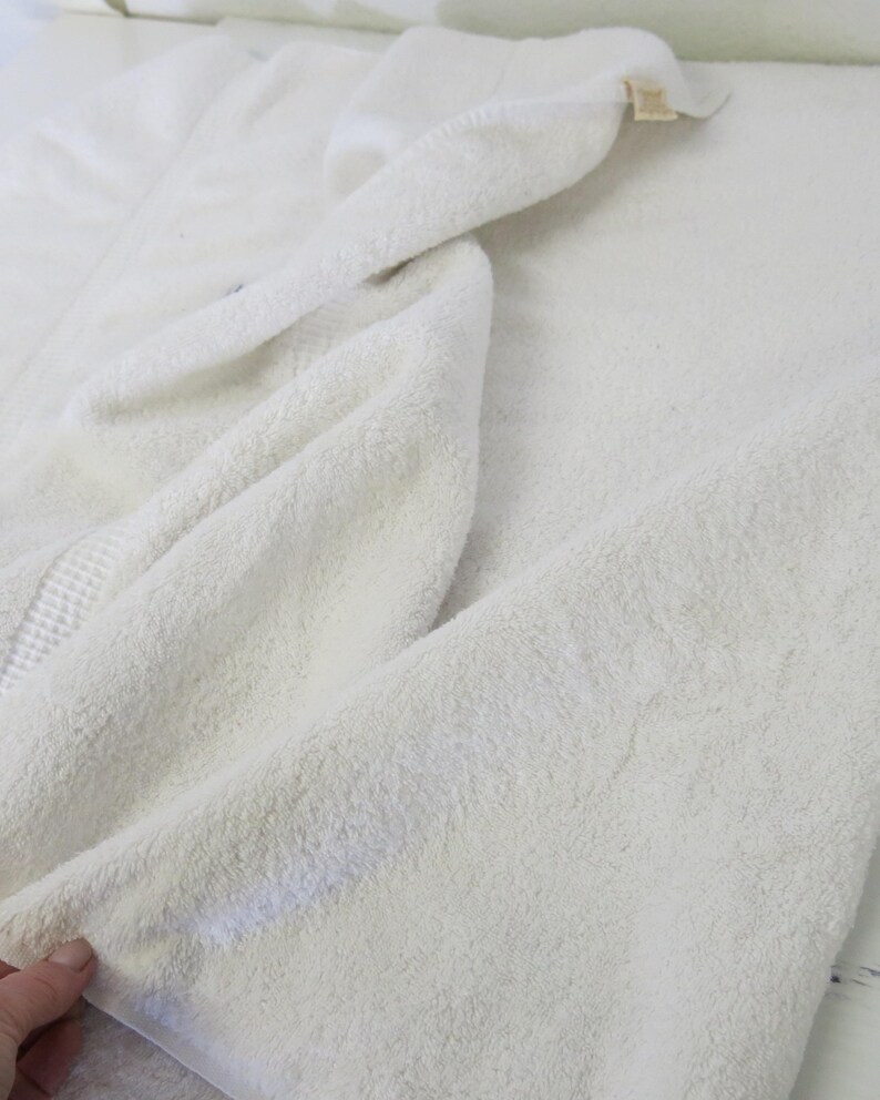 Regency Plaza Hotel Bath Towel - Thumbnail 5