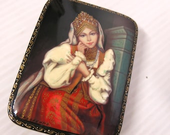 Vintage Russian Lacquer Box Hand Painted Portrait Trinket Box – Black & Red Folk Art Fedoskino.