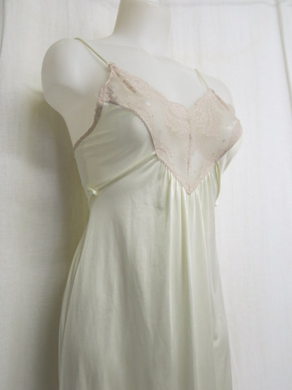 Val mode nylon nightgown - Gem