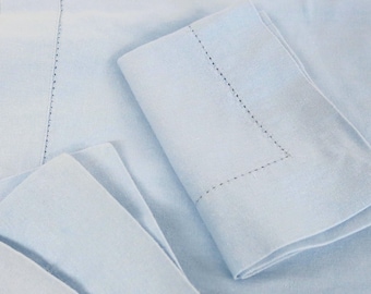 Lichtblauwe katoenen placemats en servetten - set van 4 . met ajourmotief