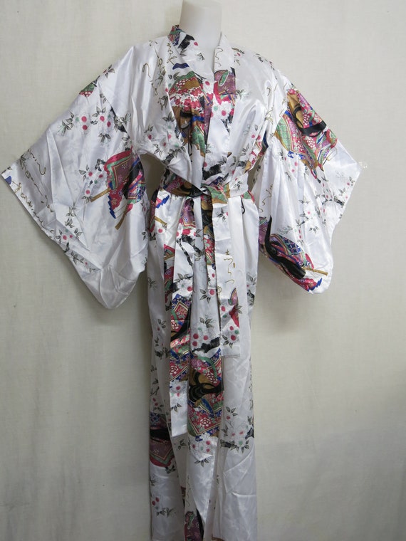 Japanese Kimono Robe 1980's Robe Floral Robe White
