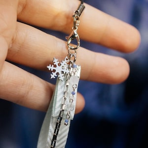 zayne inspired snowflake charm | love and deepspace | 恋与深空 | 恋と深空 | ribbon | chain
