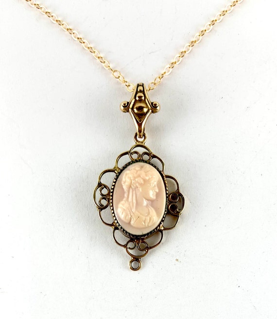 Vintage Gold Filled Cameo Necklace 1940s Feminine