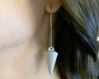 Minimalist Silver Spike Charm Earrings, Minimal V Wire Point Dangle Earrings, Geometric Drop Earrings, Triangle, Simple, Gift