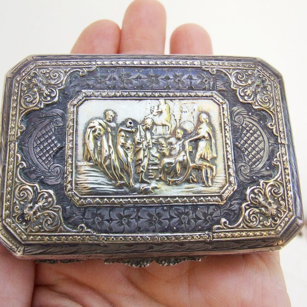 Victorien italien fabriqué à la main finement décoré argent 800 poche snuff box. Tabatière de tabac ornée poinçonnée. Bas-relief du Centaure