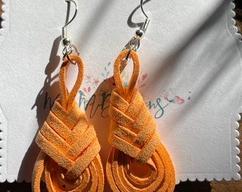 Leather knotted earrings