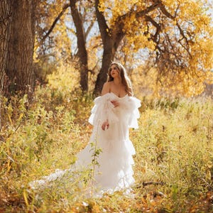 White Camilla | RENTAL DRESS | Maternity | Engagement | Bridal | Fashion | Family | Photography | Tulle | Sizes 4-12