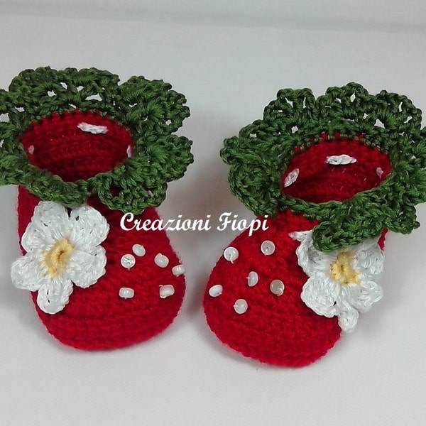 Crochet Pattern Baby Strawberry Shoes, Crochet pattern Booties, Slippers,  PATTERN 230, Size 0-12 Months,Tutorial / Instant Download  PDF