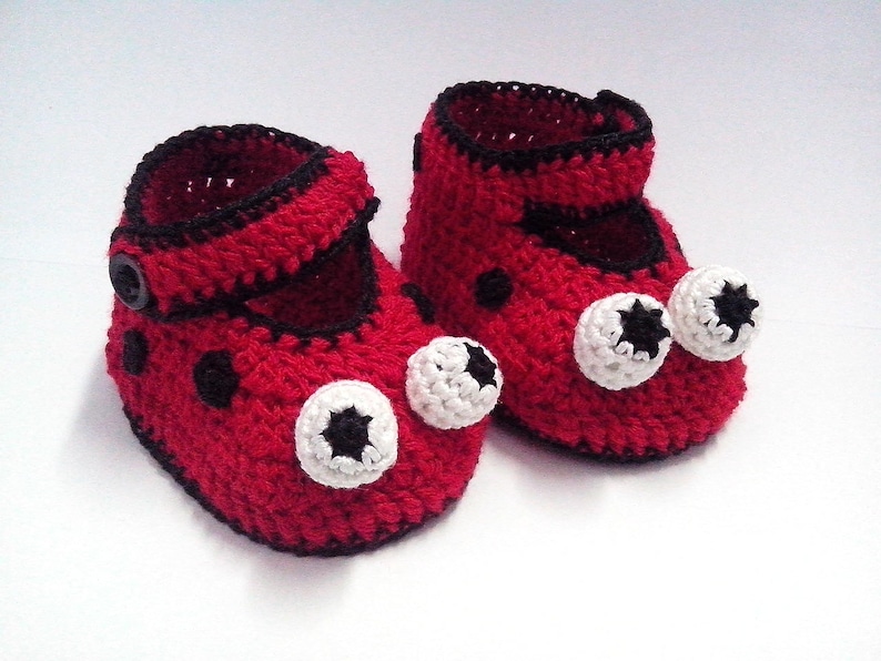 Crochet Pattern Baby Shoes Ladybug Crochet Booties Slippers Crochet Shoes Size 0-12 months Instant Download. Baby crochet pattern image 1