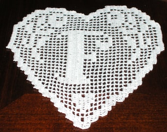 Pattern crochet filet monogram letter F crochet heart monogram crochet