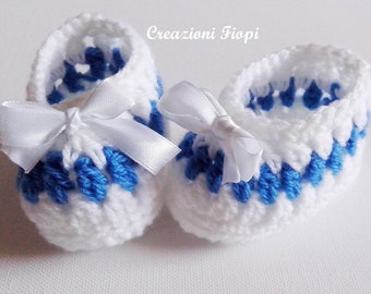 Crochet baby shoes pattern, baby shoes rows light blue, crochet booties pattern, Pattern Crochet 138,  Pattern 4 size