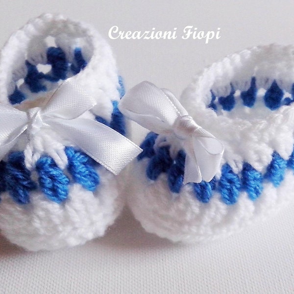 Crochet baby shoes pattern, baby shoes rows light blue, crochet booties pattern, Pattern Crochet 138,  Pattern 4 size