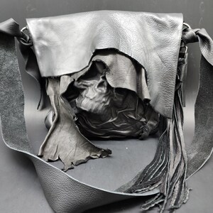 Bolso unisex de cuero con calavera gótica pirata moldeada en 3D