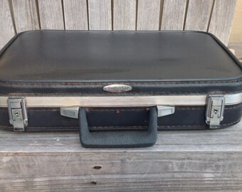 Featherlite Vintage suitcase, Black w/ gray Interior, divided into 2 sections with latch closures, made is USA by Sears Roebuck, Retro MCM